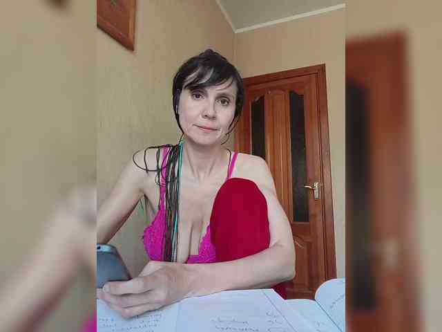 Hellenalonenochka webcam