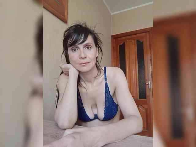 Hellenalonenochka webcam