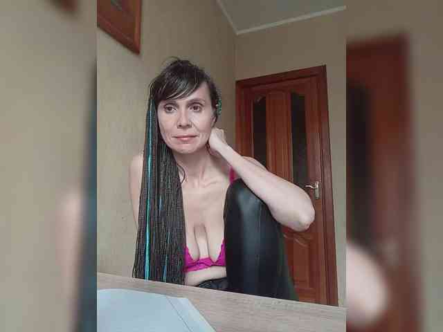 Hellenalonenochka webcam