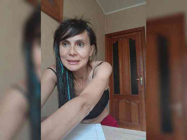 Hellenalonenochka webcam