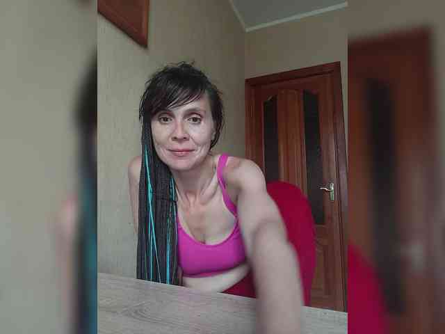 Hellenalonenochka webcam