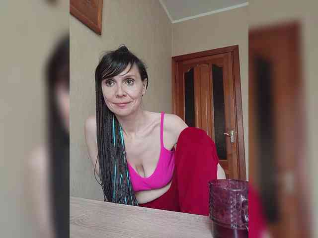 Hellenalonenochka webcam