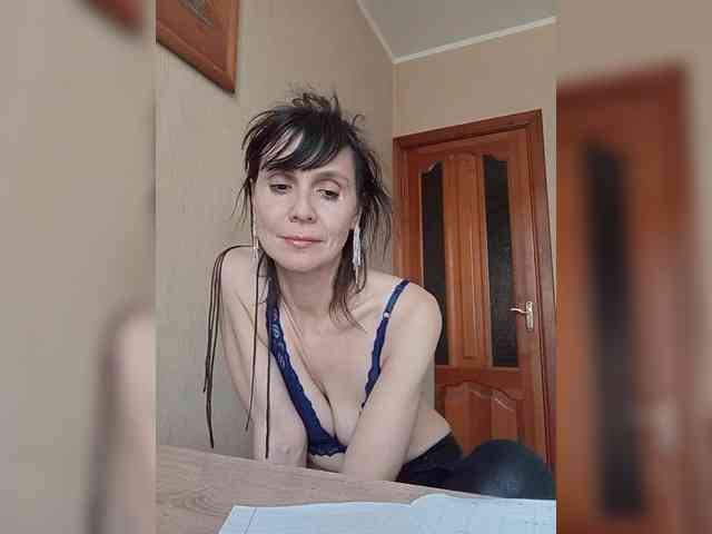 Hellenalonenochka webcam