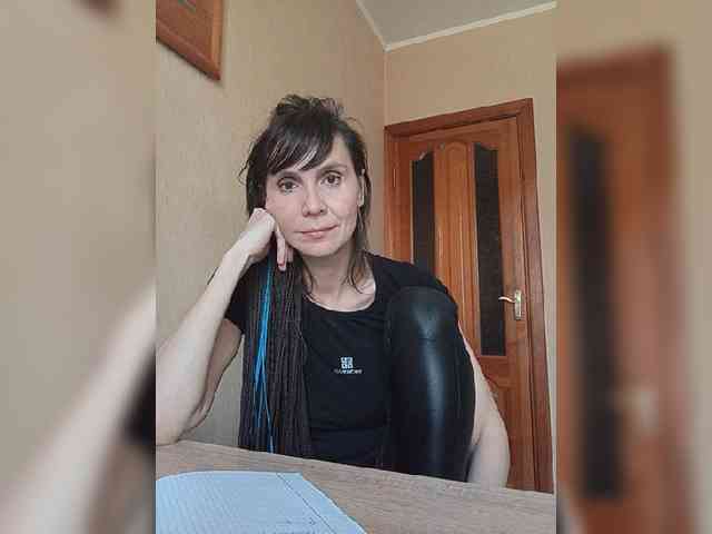 Hellenalonenochka webcam