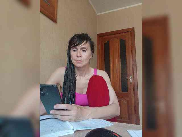 Hellenalonenochka webcam