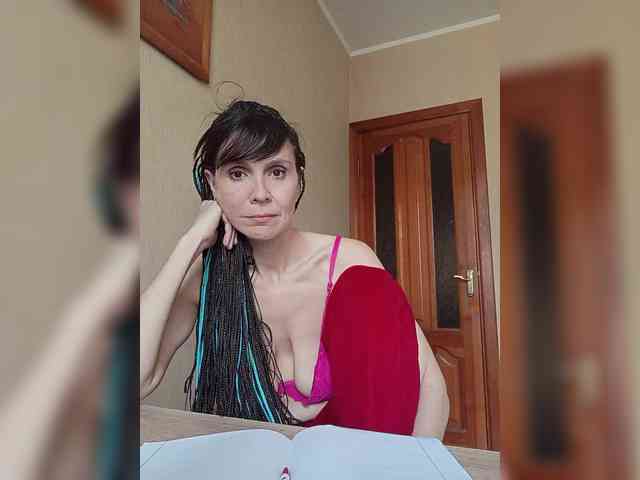 Hellenalonenochka webcam