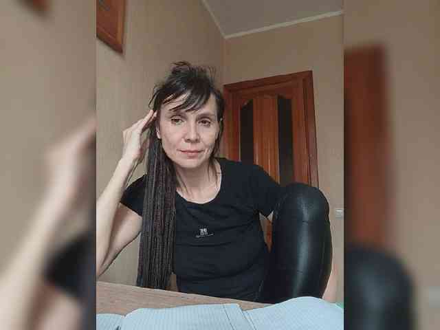 Hellenalonenochka webcam