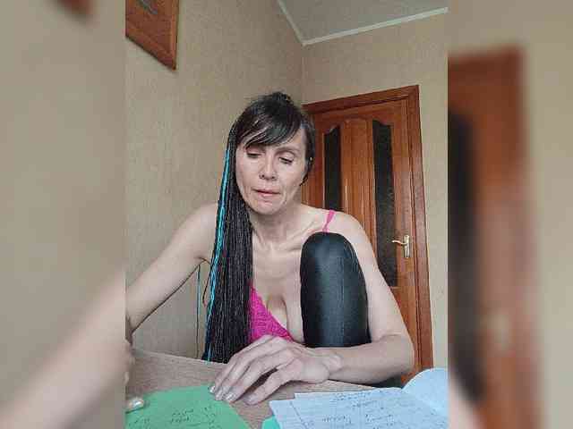 Hellenalonenochka webcam