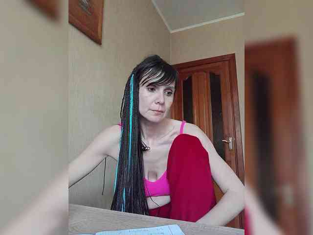 Hellenalonenochka webcam