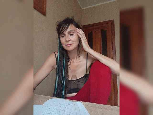 Hellenalonenochka webcam