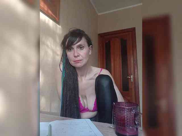Hellenalonenochka webcam