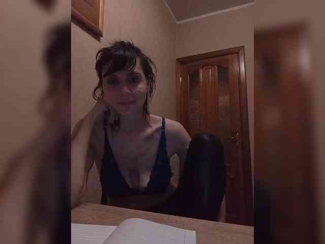 Hellenalonenochka webcam