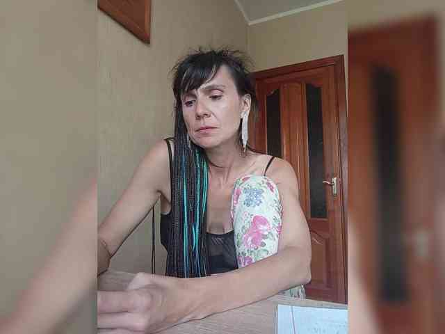 Hellenalonenochka webcam