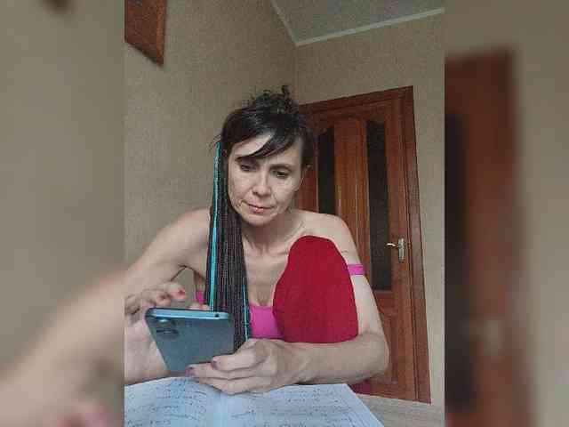 Hellenalonenochka webcam