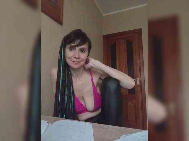 Hellenalonenochka webcam