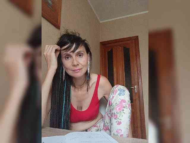 Hellenalonenochka webcam