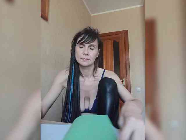 Hellenalonenochka webcam