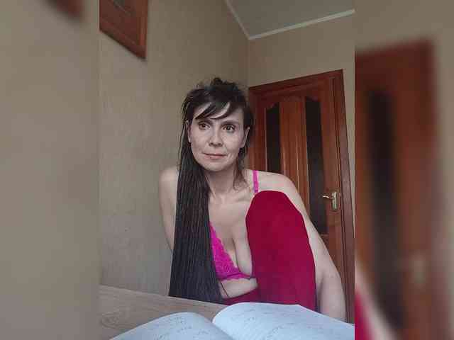 Hellenalonenochka webcam