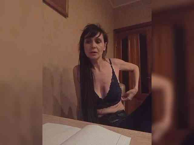 Hellenalonenochka webcam