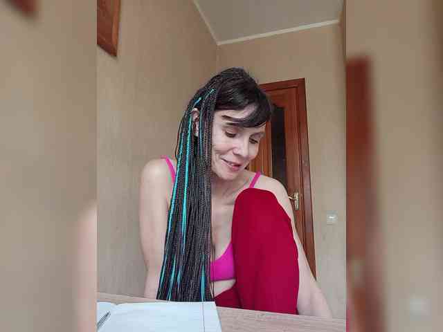 Hellenalonenochka webcam