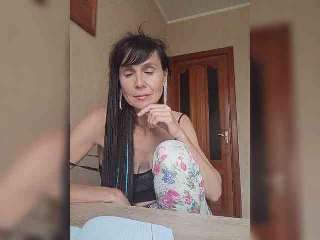 Hellenalonenochka webcam