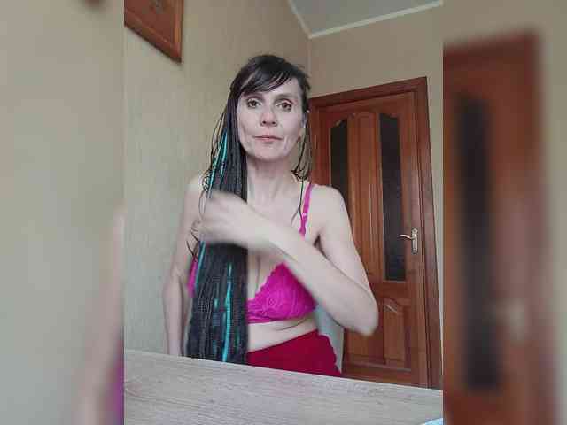 Hellenalonenochka webcam