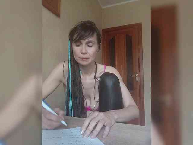 Hellenalonenochka webcam