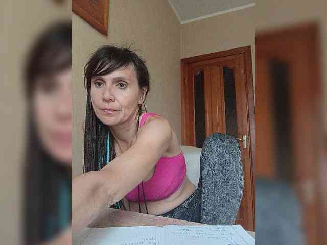 Hellenalonenochka webcam