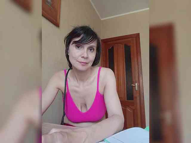 Hellenalonenochka webcam
