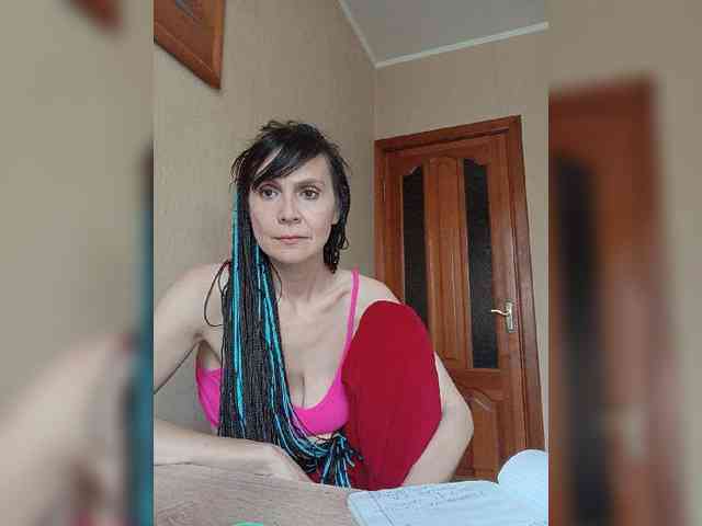 Hellenalonenochka webcam