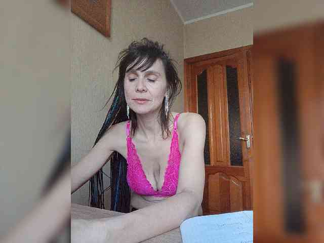 Hellenalonenochka webcam