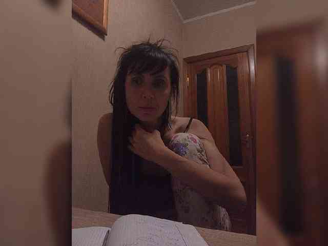 Hellenalonenochka webcam