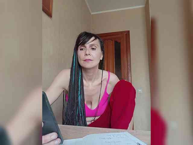 Hellenalonenochka webcam