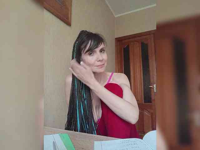 Hellenalonenochka webcam