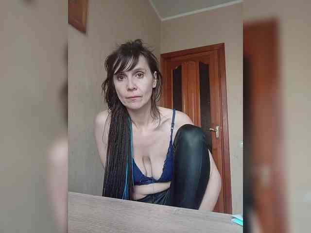 Hellenalonenochka webcam