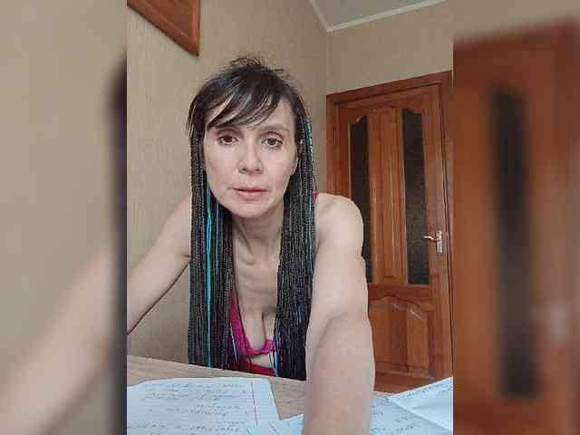 Hellenalonenochka webcam