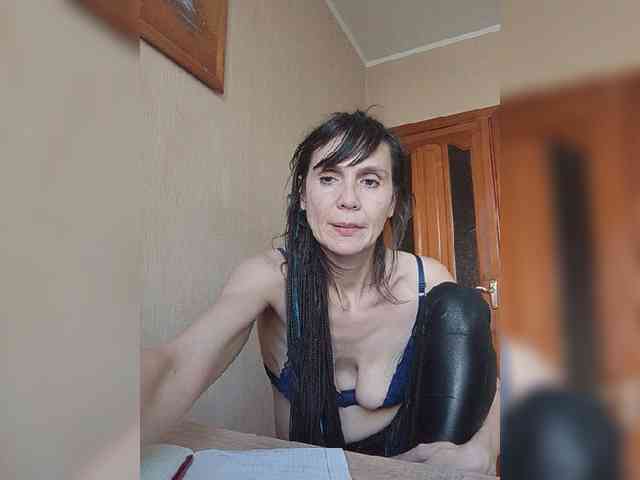 Hellenalonenochka webcam