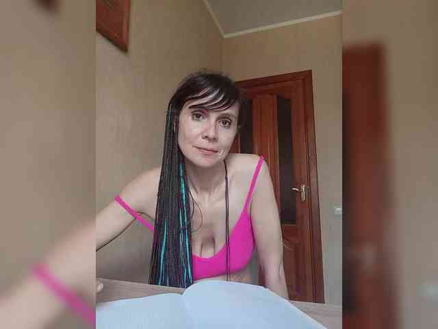 Hellenalonenochka webcam