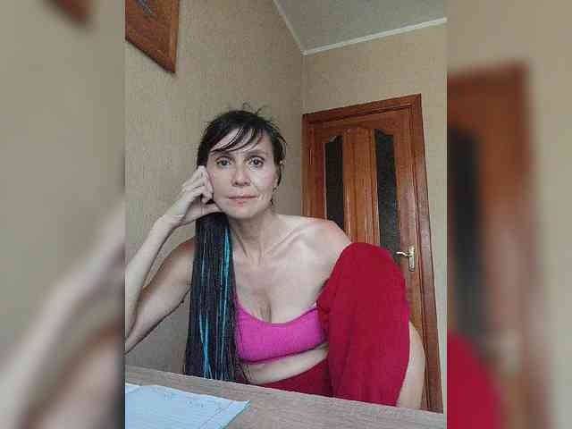 Hellenalonenochka webcam