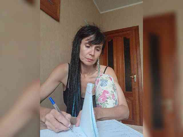 Hellenalonenochka webcam