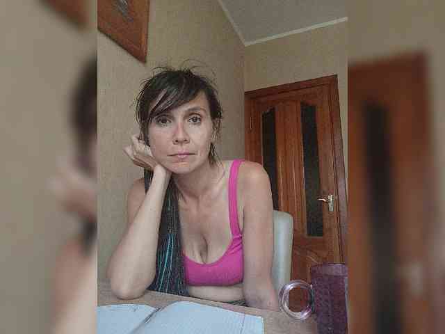 Hellenalonenochka webcam