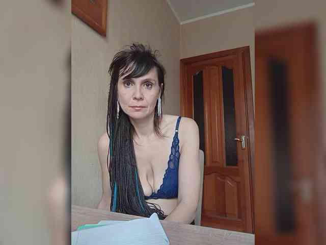 Hellenalonenochka webcam