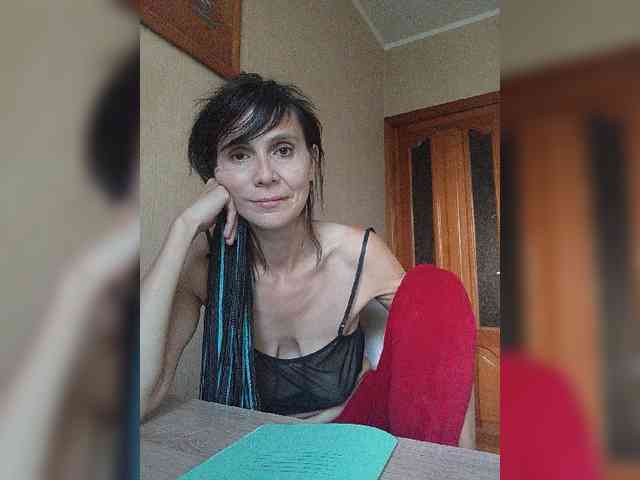 Hellenalonenochka webcam