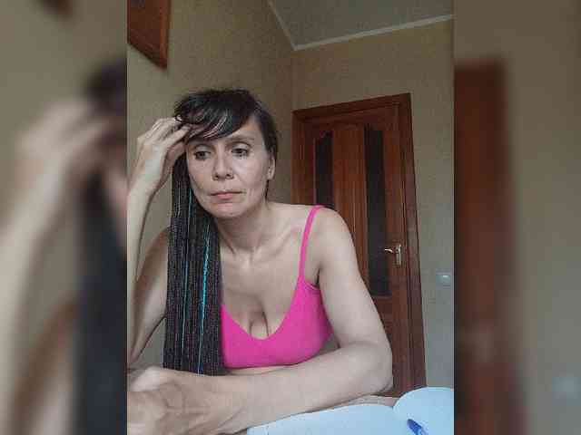 Hellenalonenochka webcam