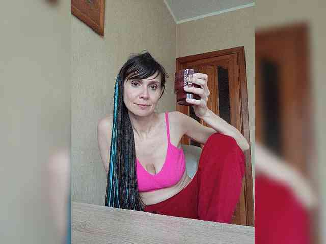Hellenalonenochka webcam
