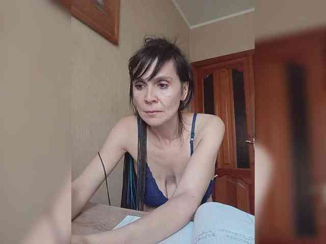 Hellenalonenochka webcam