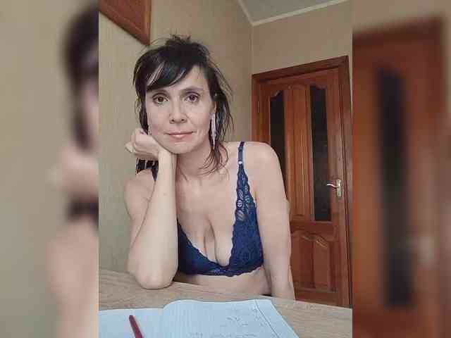 Hellenalonenochka webcam