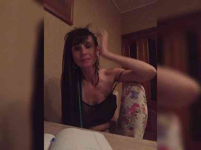 Hellenalonenochka webcam