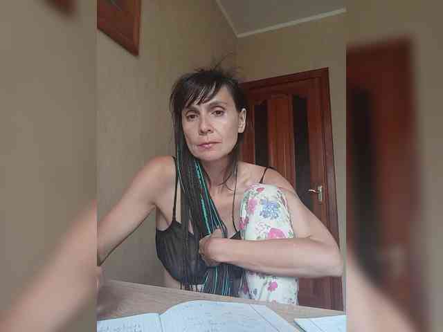 Hellenalonenochka webcam