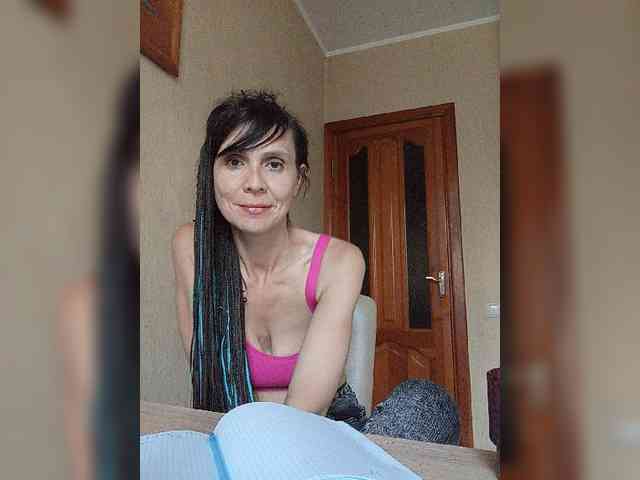 Hellenalonenochka webcam